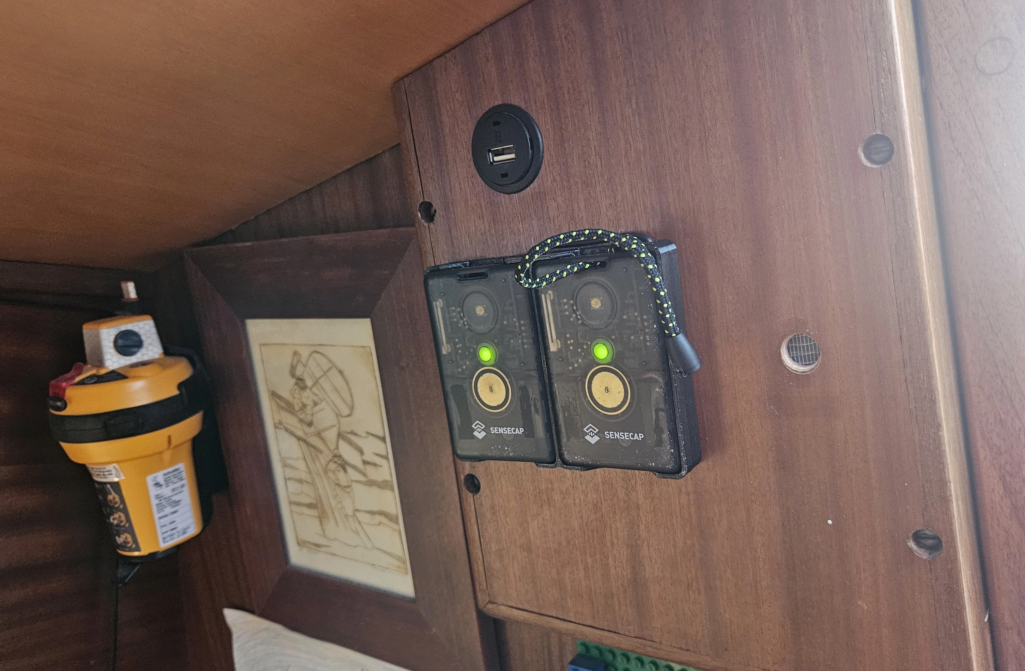 T1000-e charging station